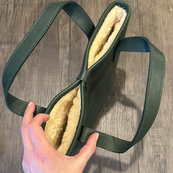 J.W. Hulme Leather Wine Tote Carrier, Holds Two Wine or Liquor Bottles, Green - Picture 5 of 12